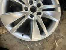 Laden Sie das Bild in den Galerie-Viewer, 1x Alufelge 18 Zoll 7.0" 5x112 43ET Glanz Silber 565601025C Skoda I Rim Wheel FEL4041466313it