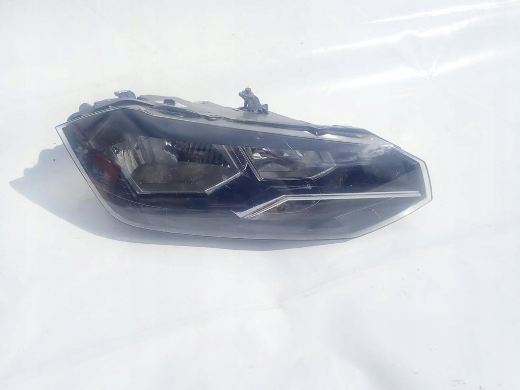 Frontscheinwerfer VW Polo Rechts Scheinwerfer Headlight