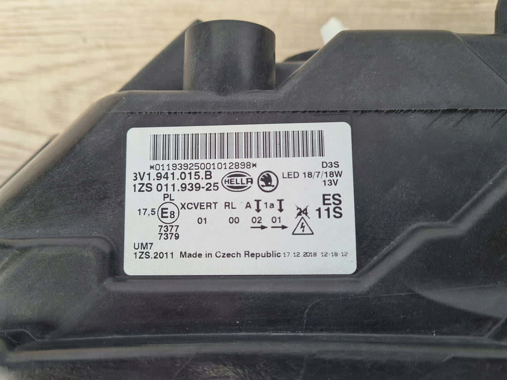 Frontscheinwerfer Skoda Superb III 3V1941015B LED Ein Stück (Rechts oder Links)