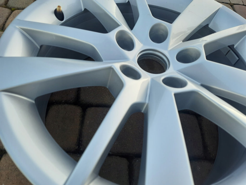 1x Alufelge 17 Zoll 7.0" 5x112 49ET Silber 5E0601025 Skoda Octavia Rim Wheel FEL9424456111fm