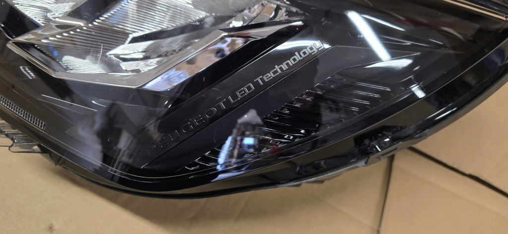 Frontscheinwerfer Peugeot 208 II 9855524680 Links Scheinwerfer Headlight SCH9905064439gz