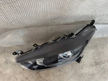 Laden Sie das Bild in den Galerie-Viewer, Frontscheinwerfer Toyota 4 Yaris 81170-K0060 LED Links Scheinwerfer Headlight SCH5773578754jz