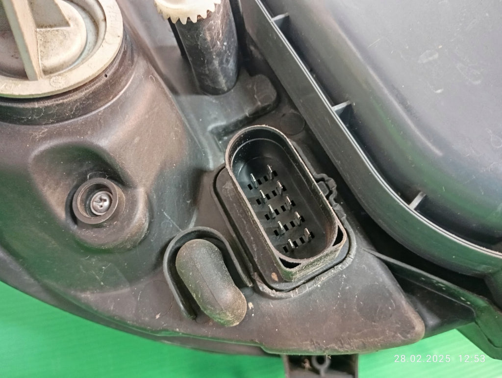 Frontscheinwerfer Mercedes-Benz Viano W639 Vito A6398200161 Rechts oder Links SCH2689079553rj