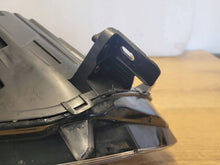 Laden Sie das Bild in den Galerie-Viewer, Frontscheinwerfer Dacia Sandero III Logan 260602561R LED Rechts oder Links