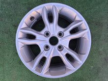 Laden Sie das Bild in den Galerie-Viewer, 1x Alufelge 15 Zoll 4x108 E1BJ1007AA Ford Fiesta I Rim Wheel FEL6022733393dy