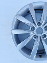 Load image into Gallery viewer, 1x Alufelge 17 Zoll 6.0&quot; 5x112 48ET Glanz Silber 5G0601025K VW Golf Vii