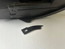 Laden Sie das Bild in den Galerie-Viewer, Frontscheinwerfer Mitsubishi Colt 8301B367 Links Scheinwerfer Headlight