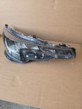 Laden Sie das Bild in den Galerie-Viewer, Frontscheinwerfer Toyota Corolla 81110-82S60 Full LED Rechts Headlight