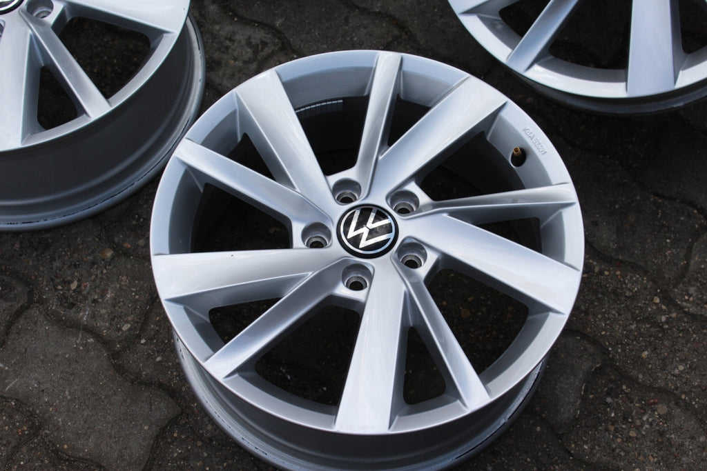 4x Alufelge 17 Zoll 6.5" 5x112 46ET Glanz Silber 5H0071497 VW Golf VIII Passat FEL7461922338bp