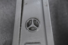 Laden Sie das Bild in den Galerie-Viewer, 1x Alufelge 17 Zoll 8.5" 5x112 58ET Glanz Silber A2044019702 Mercedes-Benz W204 FEL6465603771if