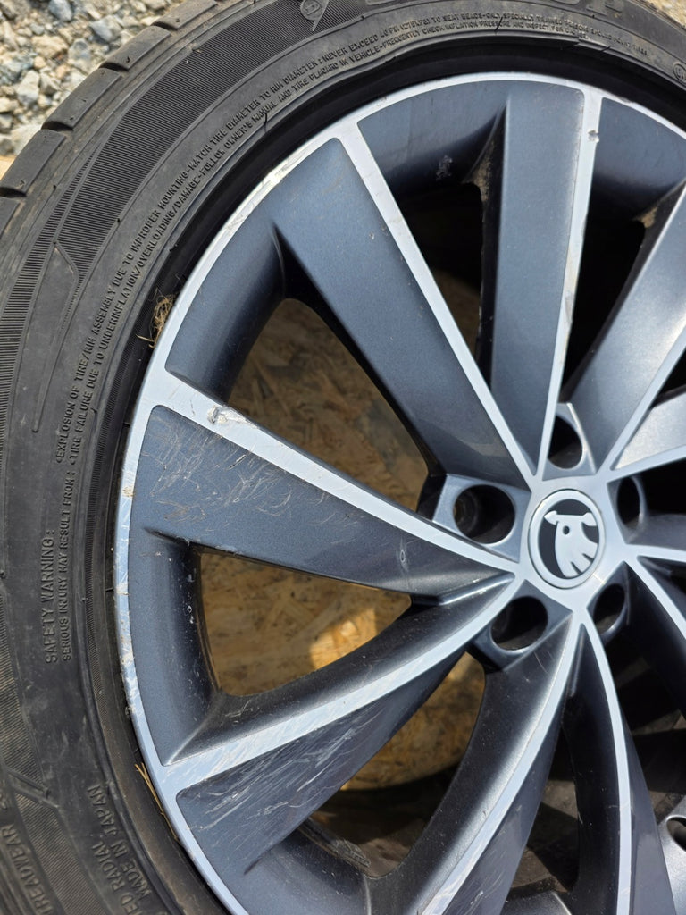 1x Alufelge 18 Zoll 8.0" 5x112 44ET Matt 3V0601025AL VW I Rim Wheel FEL5008056702yz