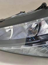 Load image into Gallery viewer, Frontscheinwerfer Skoda Scala 657941015 LED Ein Stück (Rechts oder Links) SCH8792277125qc