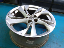 Load image into Gallery viewer, 1x Alufelge 17 Zoll 7.5" 5x105 44ET Silber Opel Astra Rim Wheel FEL9907109530dm