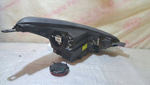 Laden Sie das Bild in den Galerie-Viewer, Frontscheinwerfer Kia Sportage IV 92101-F1100 130732947000 Links Headlight SCH4563745996fg