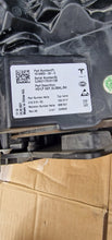 Laden Sie das Bild in den Galerie-Viewer, Frontscheinwerfer Tesla Model 3 1514953-00-C Rechts Scheinwerfer Headlight