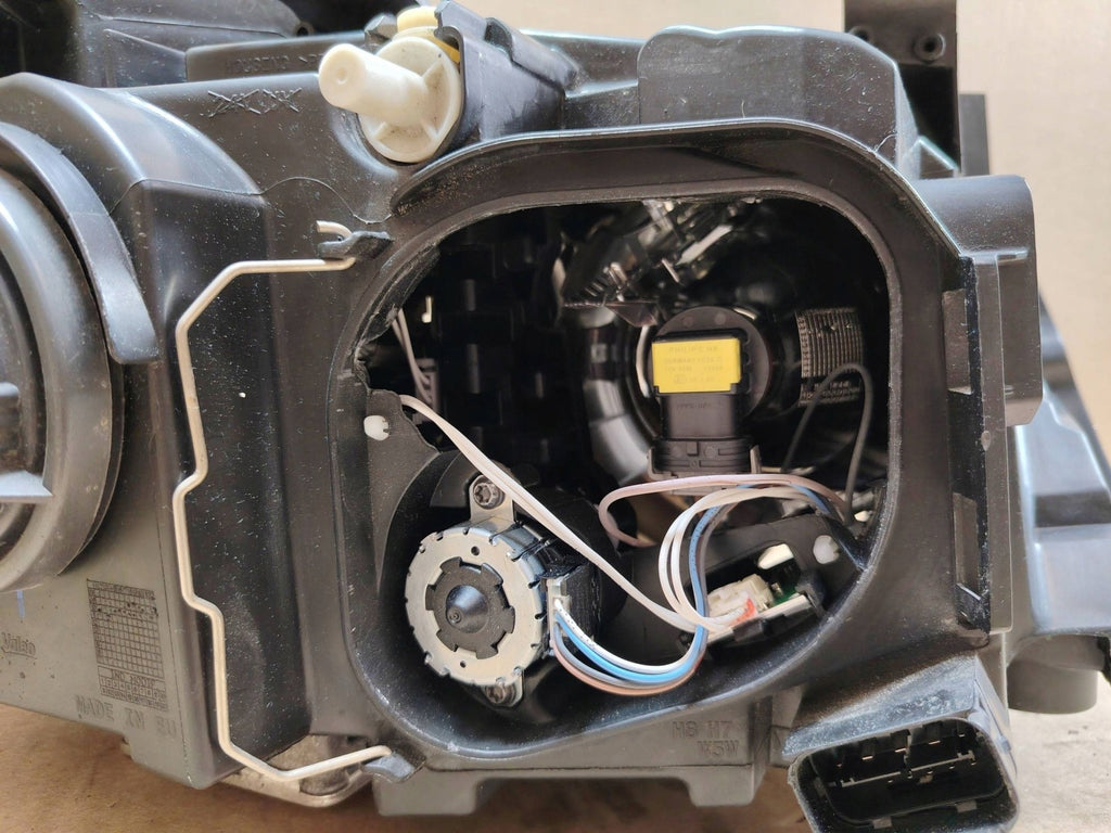 Frontscheinwerfer BMW X1 E84 89093511 Links Scheinwerfer Headlight SCH9842245137hp