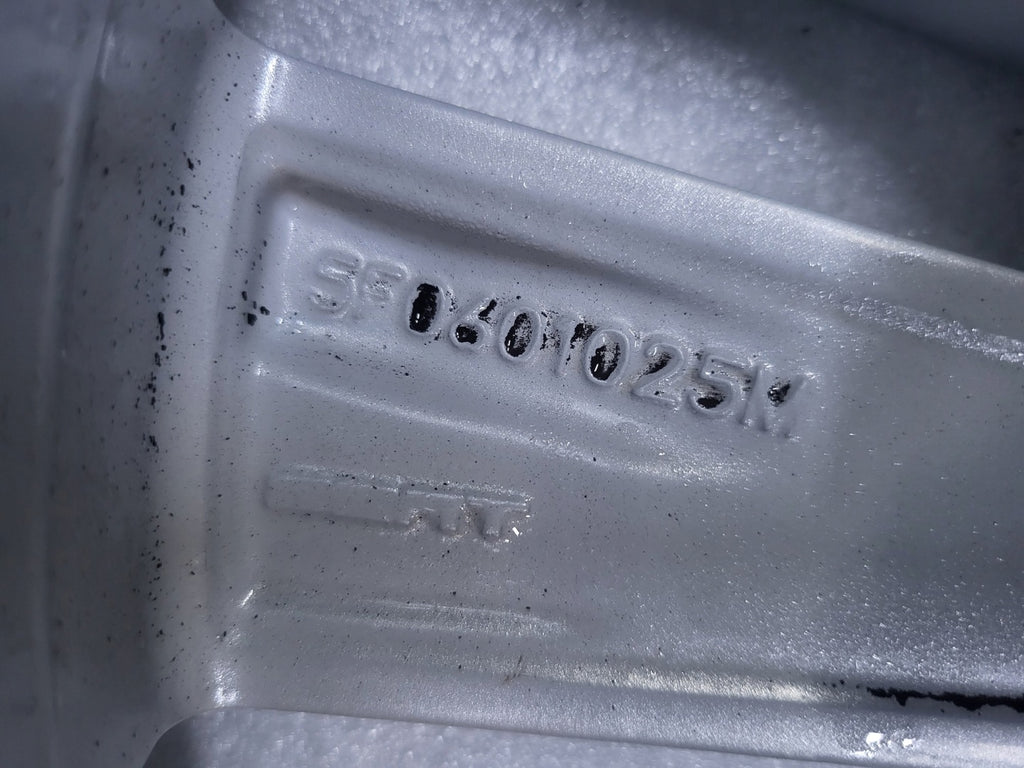 1x Alufelge 17 Zoll 7.0" 5x112 42ET Glanz Silber 5F0601025M Seat Leon Rim Wheel FEL9223489456bm