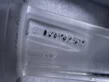 Laden Sie das Bild in den Galerie-Viewer, 1x Alufelge 17 Zoll 7.0" 5x112 42ET Glanz Silber 5F0601025M Seat Leon Rim Wheel FEL9223489456bm