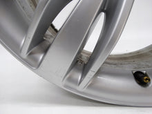 Load image into Gallery viewer, 1x Alufelge 17 Zoll 7.0&quot; 5x112 43ET Glanz Silber 8U0601025P Audi Q3 Rim Wheel