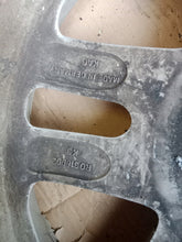 Laden Sie das Bild in den Galerie-Viewer, 1x Alufelge 18 Zoll 7.5&quot; 5x120 6750217-7 Land Rover Range Rim Wheel