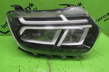 Laden Sie das Bild in den Galerie-Viewer, Frontscheinwerfer Dacia Duster 260106194R LED Rechts Scheinwerfer Headlight
