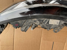 Laden Sie das Bild in den Galerie-Viewer, Frontscheinwerfer Renault Espace V 260601628R Links Scheinwerfer Headlight SCH1674735622ig
