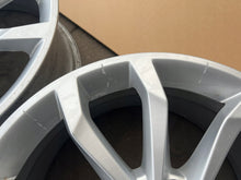 Load image into Gallery viewer, 1x Alufelge 18 Zoll 8.0" 5x112 8W0601025H Audi Rim Wheel FEL6894339481sl