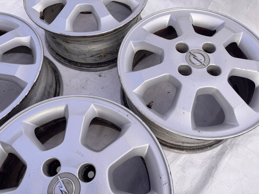 4x Alufelge 15 Zoll 6.0" 4x100 49ET Glanz Silber 24407168 Opel Astra Corsa FEL7375405685db