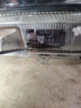 Laden Sie das Bild in den Galerie-Viewer, Frontscheinwerfer Mazda II D651-51040 Links Scheinwerfer Headlight