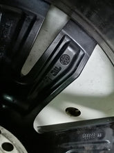 Load image into Gallery viewer, 1x Alufelge 19 Zoll 8.0" 5x112 45ET Glanz Schwarz 1T3071499A VW Rim Wheel FEL6978519502xr