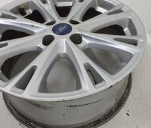 Laden Sie das Bild in den Galerie-Viewer, 1x Alufelge 17 Zoll 7.0" 4x108 47 5ET Glanz Silber Ford Fiesta I Rim Wheel FEL1469611987zj