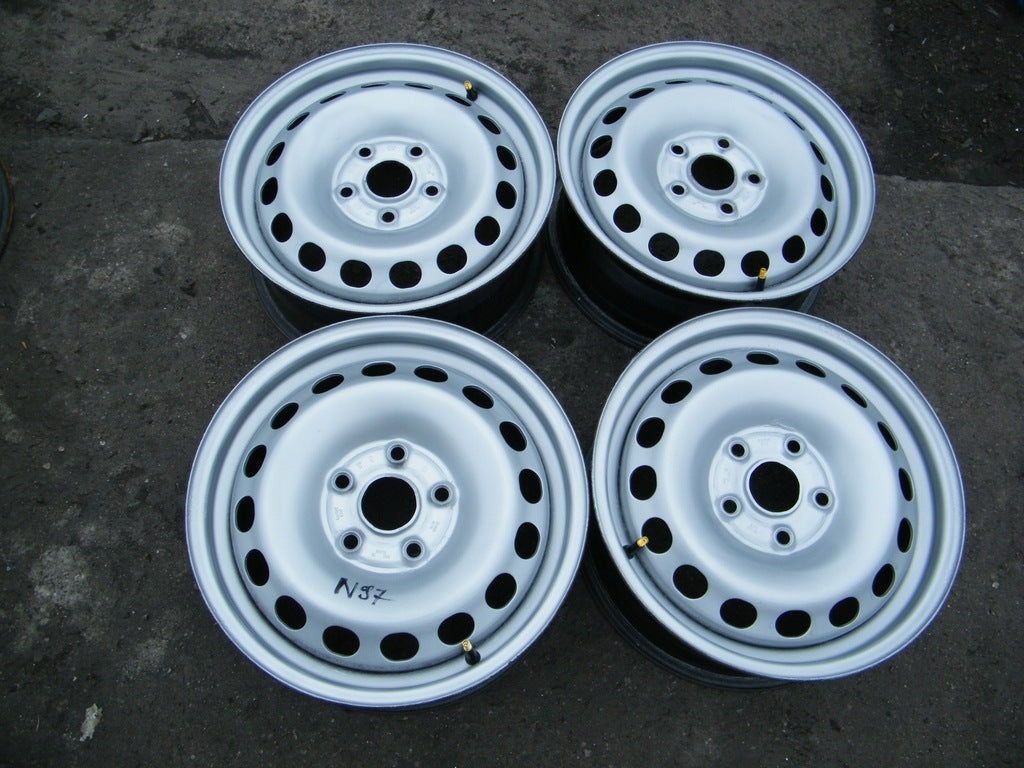 4x Alufelge 15 Zoll 6.0" 5x112 47ET Silber VW Caddy V Golf III Jetta VI Touran FEL2313191142no