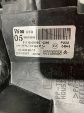 Load image into Gallery viewer, Frontscheinwerfer Citroën C1 811100H050 Rechts Scheinwerfer Headlight