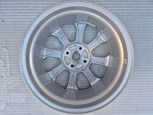 Laden Sie das Bild in den Galerie-Viewer, 1x Alufelge 17 Zoll 7.0" 4x108 47 5ET H1BC1007C1A Ford Fiesta I Ecosport FEL3240891727iy