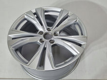 Laden Sie das Bild in den Galerie-Viewer, 1x Alufelge 18 Zoll 8.0&quot; 5x108 42ET 32243390 Volvo S60 V60 S90 V90 Rim Wheel