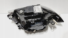 Laden Sie das Bild in den Galerie-Viewer, Frontscheinwerfer BMW 1 E88 E81 E87 7170291-02 Xenon Links Headlight