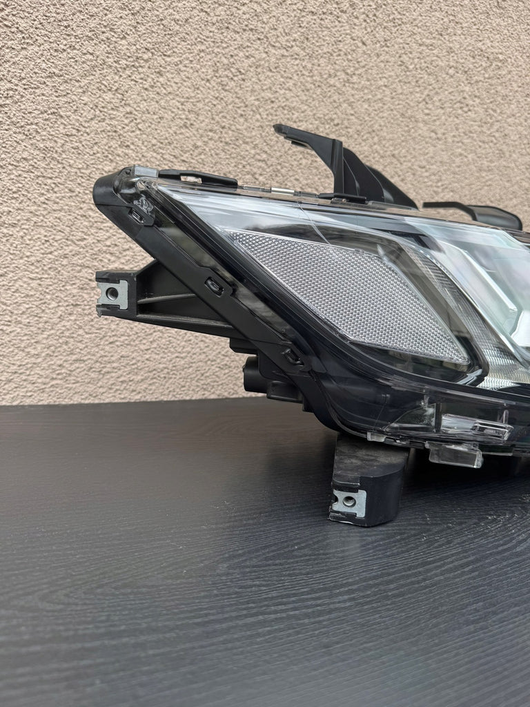 Frontscheinwerfer Mitsubishi Outlander 8301D3-32 Full LED Rechts Headlight