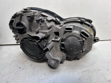 Laden Sie das Bild in den Galerie-Viewer, Frontscheinwerfer Mercedes-Benz W203 A2038203761 Xenon Ein Satz Headlight SCH5381115085fq