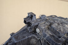 Laden Sie das Bild in den Galerie-Viewer, Frontscheinwerfer Toyota Hilux VIII 81110-0KP41 1EJ-923363-040A LED Rechts