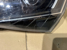 Laden Sie das Bild in den Galerie-Viewer, Frontscheinwerfer Skoda Superb III 3V1941015B LED Ein Stück (Rechts oder Links)