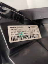 Laden Sie das Bild in den Galerie-Viewer, Frontscheinwerfer Dacia Duster 260105828R Rechts Scheinwerfer Headlight