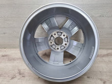 Laden Sie das Bild in den Galerie-Viewer, 1x Alufelge 17 Zoll 7.0" 5x120 55ET Glanz Silber 7E0601025P VW Multivan FEL6221136681km
