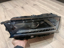 Laden Sie das Bild in den Galerie-Viewer, Frontscheinwerfer Skoda Superb I 3P1941015B LED Links Scheinwerfer Headlight SCH8865539942va