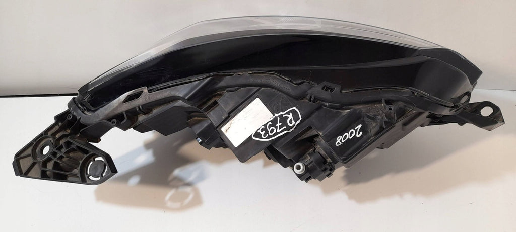 Frontscheinwerfer Peugeot 2008 II E219048 Ein Stück (Rechts oder Links)