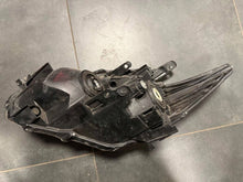 Laden Sie das Bild in den Galerie-Viewer, Frontscheinwerfer Toyota Prius ZFG205 Rechts Scheinwerfer Headlight SCH8947162586py