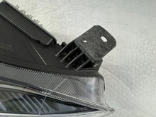 Laden Sie das Bild in den Galerie-Viewer, Frontscheinwerfer Ford Focus JX7B-13W016-CE FULL LED Rechts Headlight