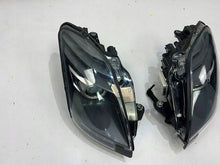 Laden Sie das Bild in den Galerie-Viewer, Frontscheinwerfer Mercedes-Benz Sls Amg A1978200761 Ein Satz Headlight SCH2599015902yr
