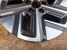 Load image into Gallery viewer, 1x Alufelge 17 Zoll 7.0" 5x114.3 50ET Glanz Schwarz 52910-DD100 Hyundai Kona Mg FEL5302817098fz