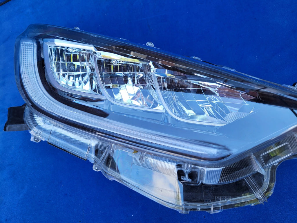 Frontscheinwerfer Toyota Yaris LED Rechts Scheinwerfer Headlight