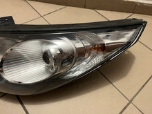 Laden Sie das Bild in den Galerie-Viewer, Frontscheinwerfer Hyundai Ix35 92101-2Y Links Scheinwerfer Headlight